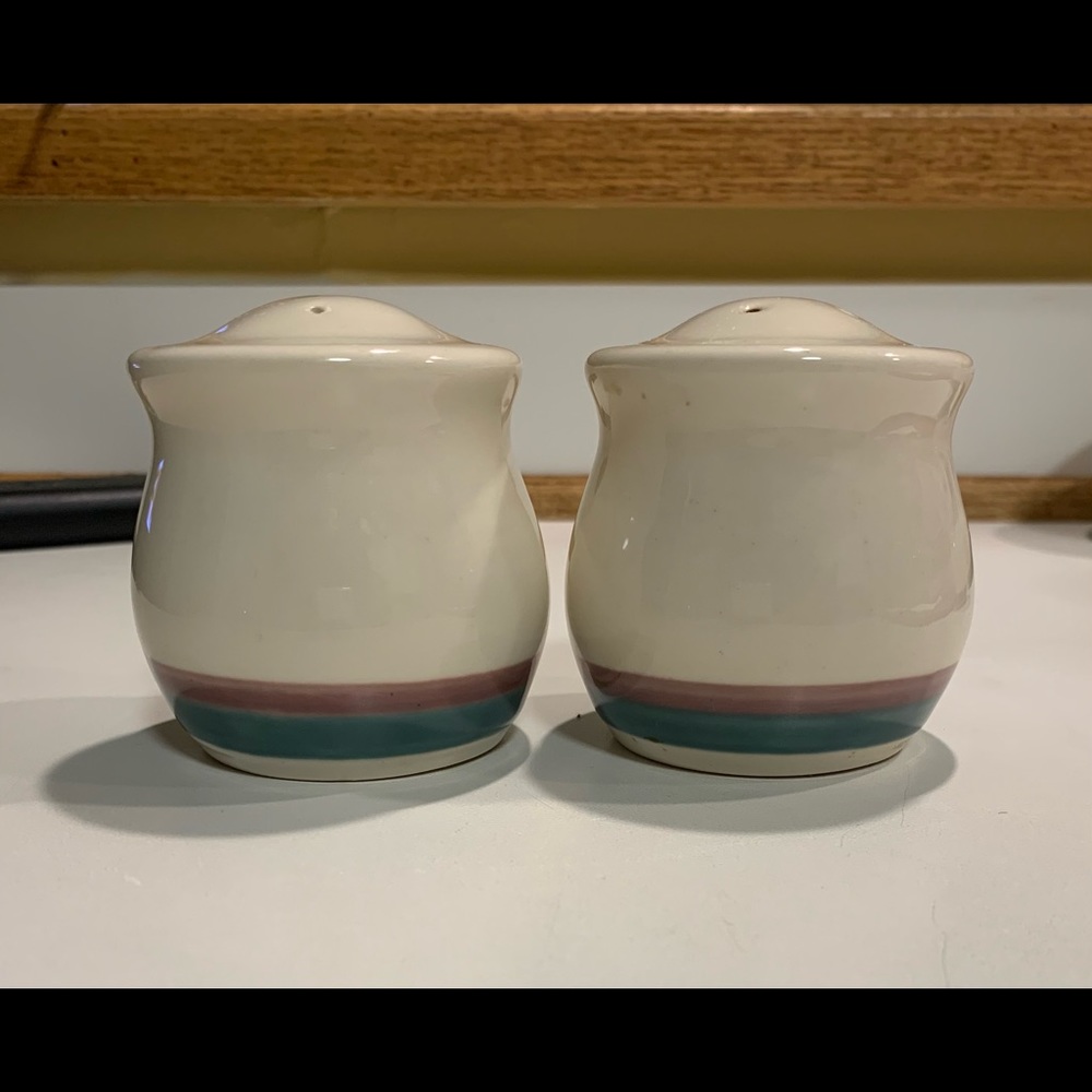 Pfaltzgraff Juniper salt and pepper